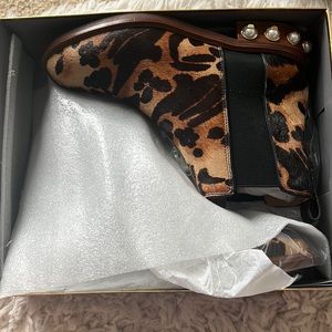 Louise eat Cie booties